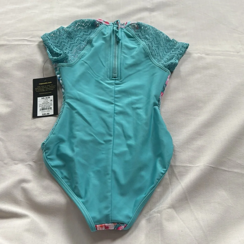 Kids Floral One-Piece Swimsuit with Mesh Sleeves size‎ 4/5